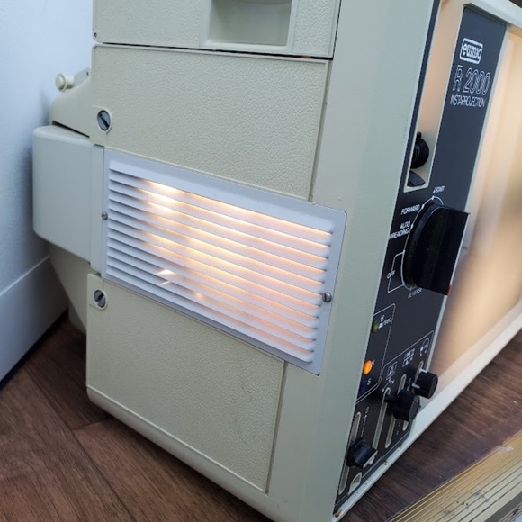 Eumig R 2000 Instaprojector Super 8 8mm film projector and screen - Picture 2 of 16